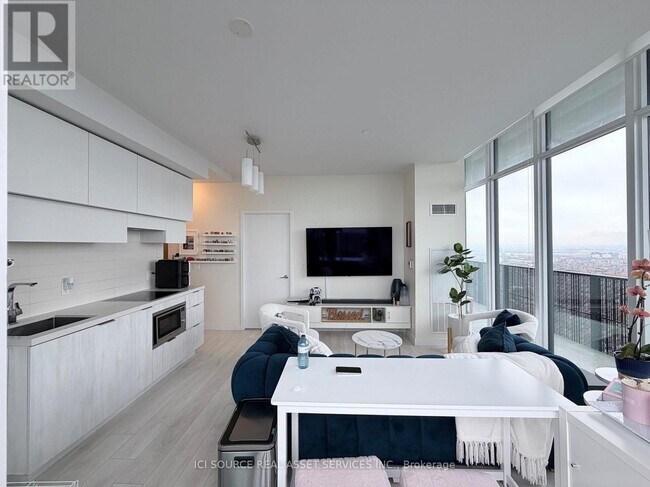 Building Photo - 8 Eglinton Ave E