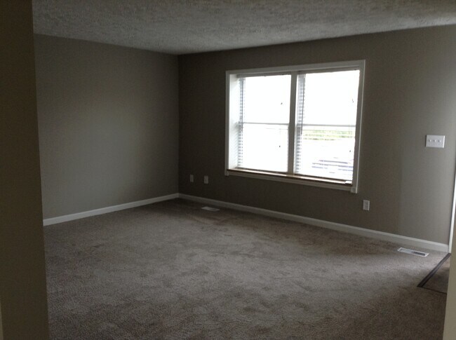 Foto del edificio - 4585 Lakeland Dr