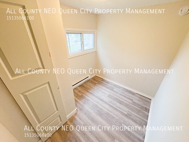 Building Photo - 499 S Detroit St