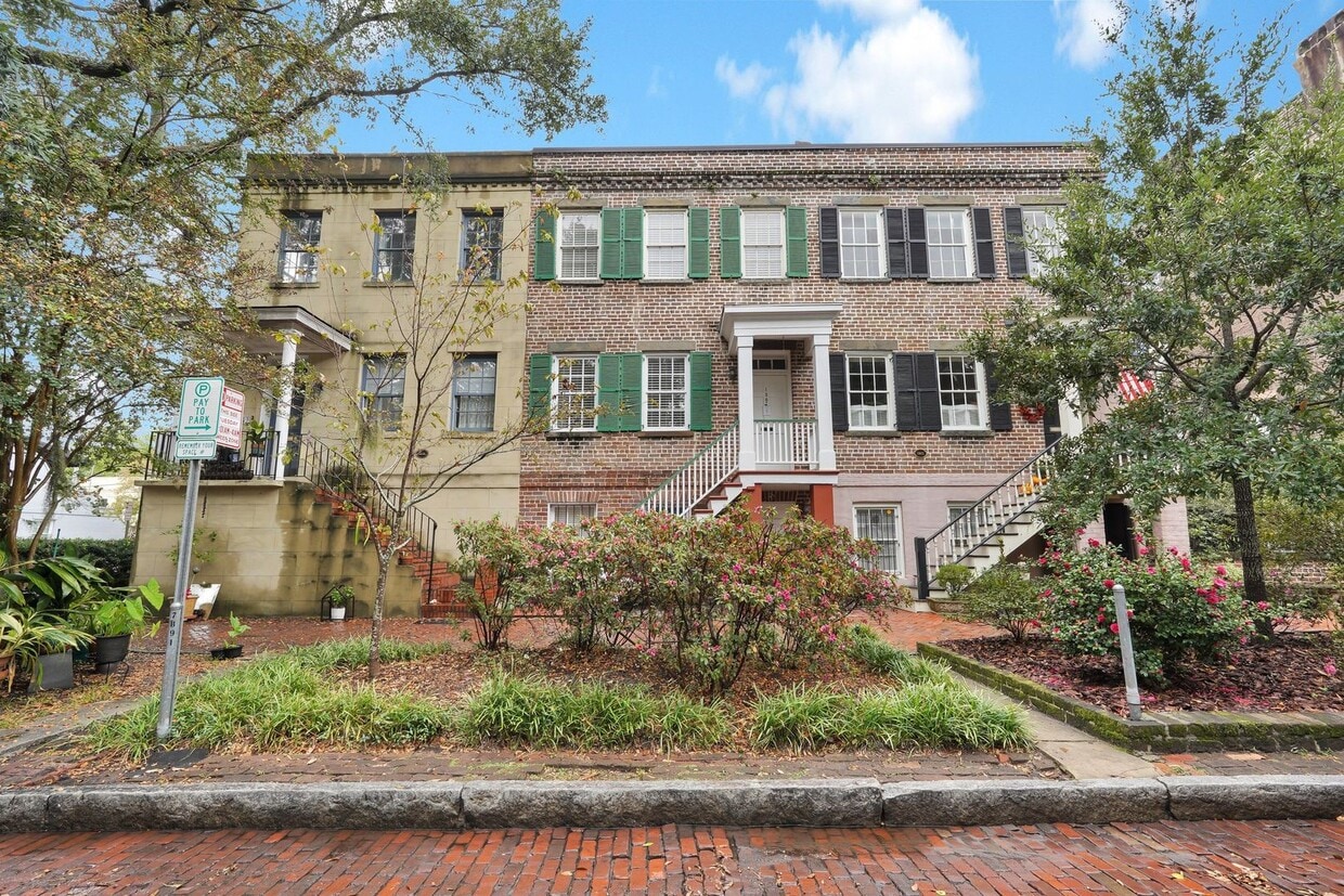 Primary Photo - Fully Restored Historic Row House on the m...