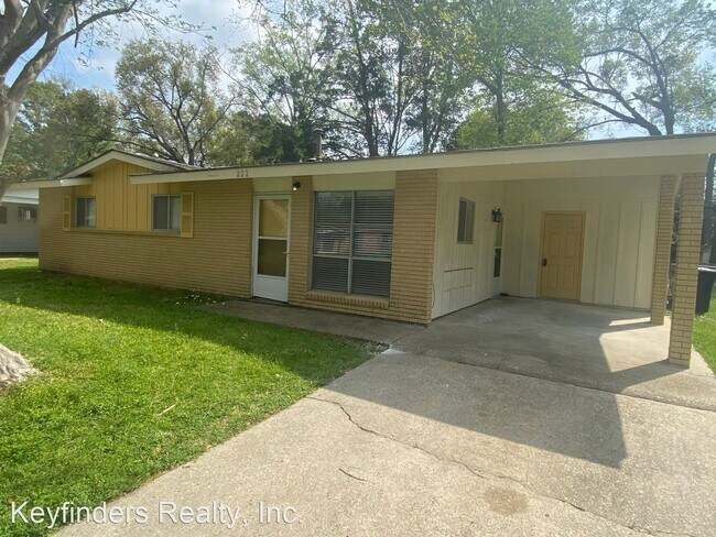 Building Photo - 3 br, 1.5 bath House - 222 Emerald Rd.