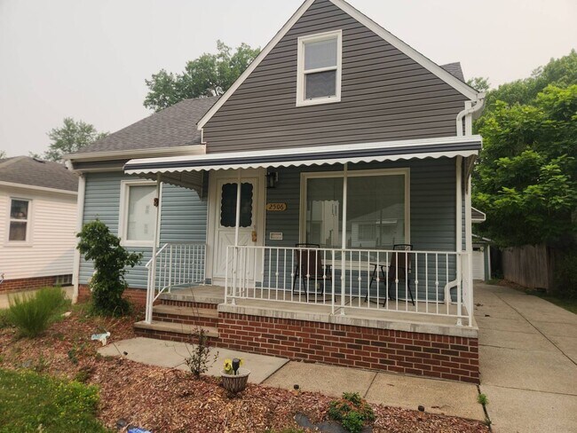 Foto del edificio - 2506 Torrington Ave