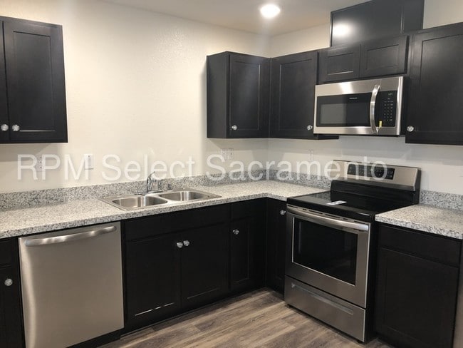 Building Photo - BRAND NEW 3 Bed 2 bath home in Natomas!