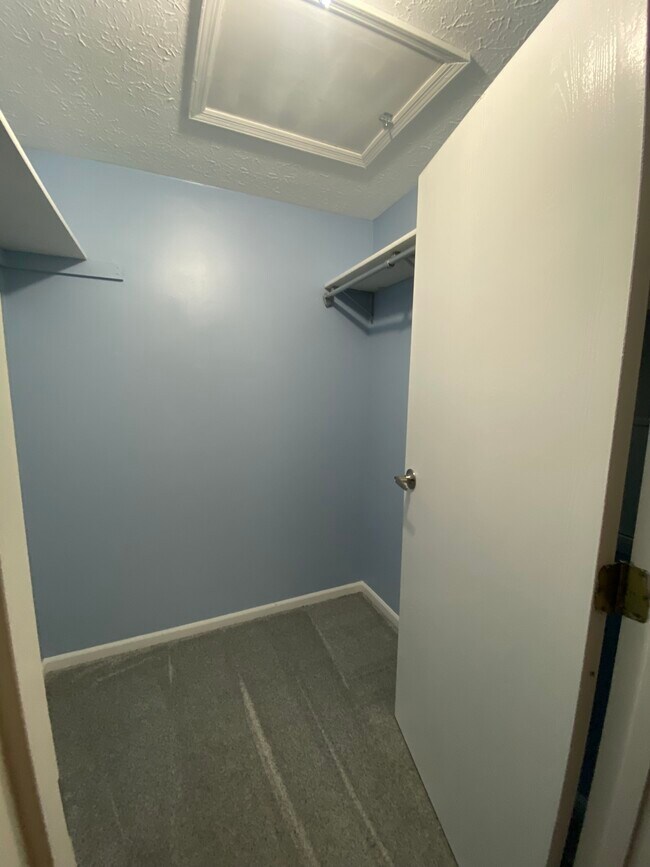 Foto del edificio - 9348 Loch Lea Ln