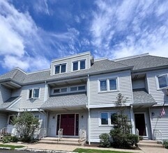 Building Photo - 678 Savin Ave