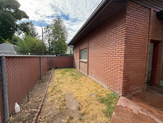 Foto del edificio - Beautifully Updated Home in Holladay