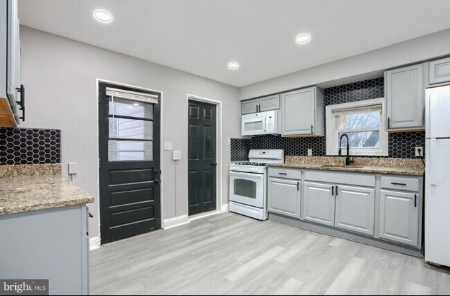 Foto del edificio - 3807 Fleetwood Ave