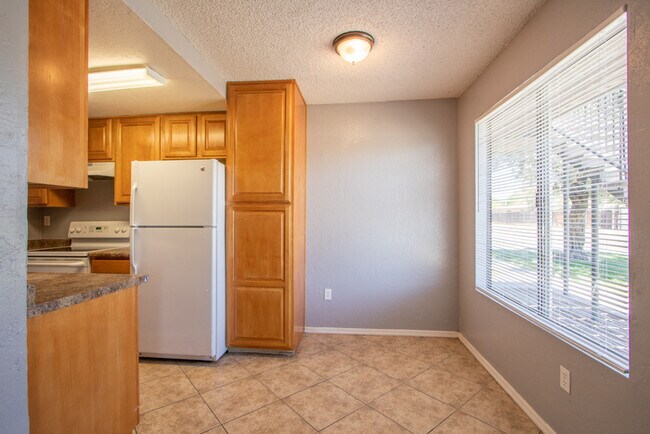 Building Photo - 1819 n 40th street # I3