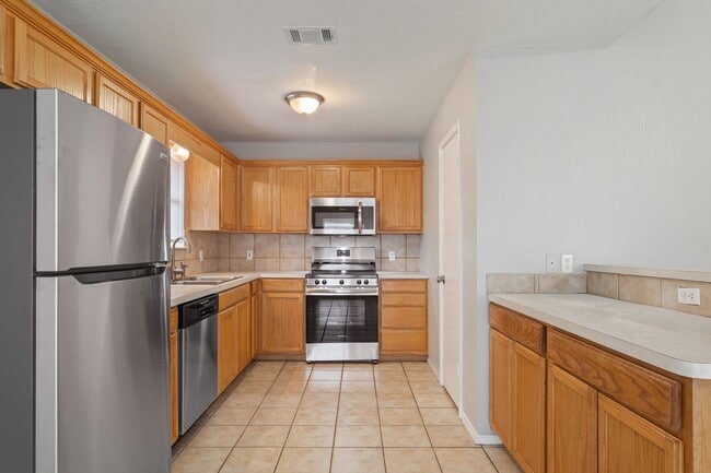 Building Photo - Perfect Family Home in China Spring ISD