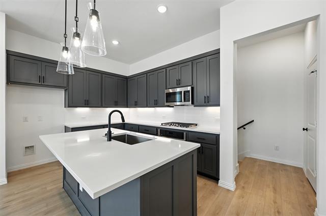 Building Photo - 913 Janwood Dr
