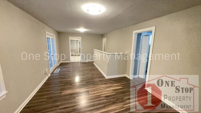 Foto del edificio - Beautiful 3 Bedroom 2 Bathroom in Independ...