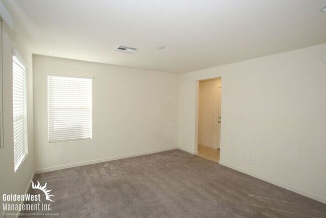 Building Photo - Modern 3Bdm 2.5Ba Two-Story Home in the Heart of Las Vegas