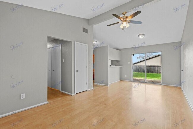 Foto del edificio - 3420 Highlawn Terrace