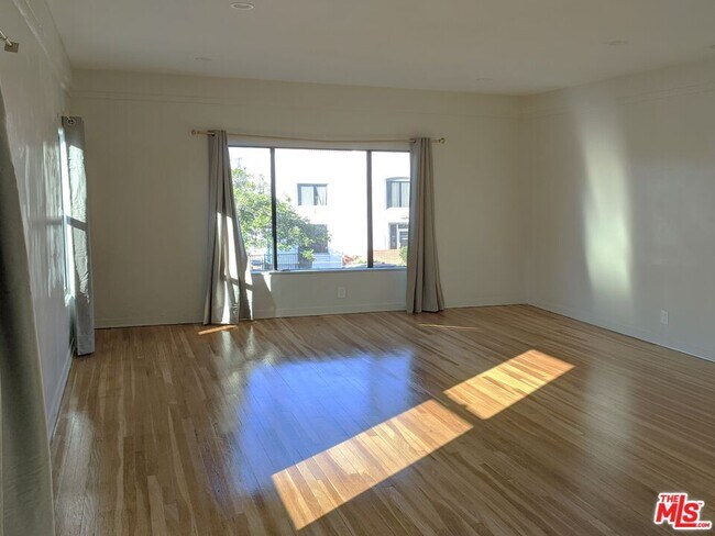 Foto del edificio - 224 N Jackson St