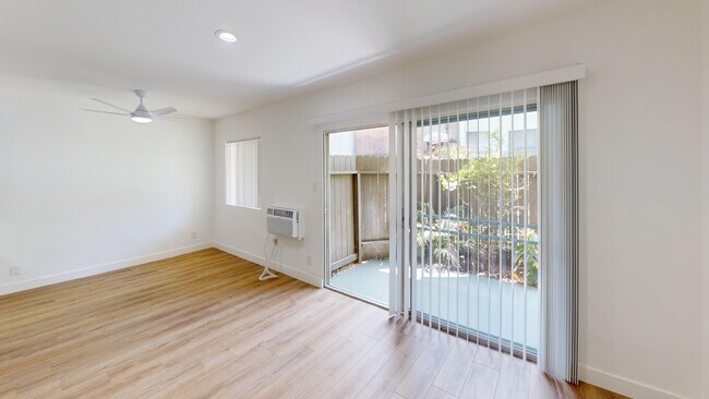 Plano de planta - The Regal Villa Apts...Gorgeous Newly Remo...