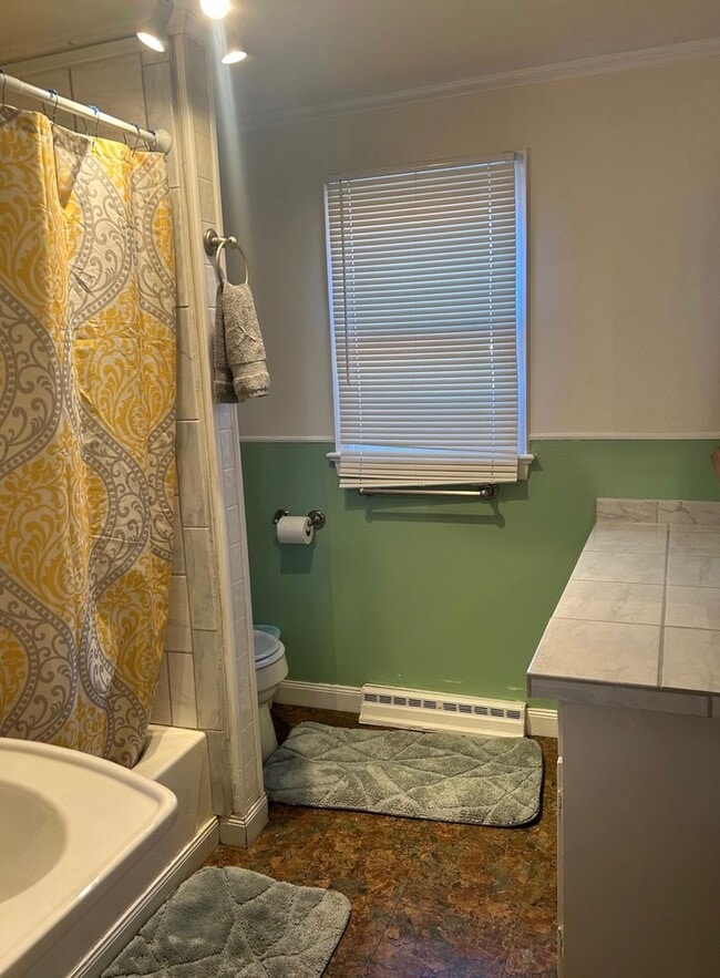 Foto del edificio - Two beds. One bath. Zero stress.