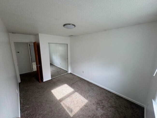 Building Photo - 38491 Westvale St