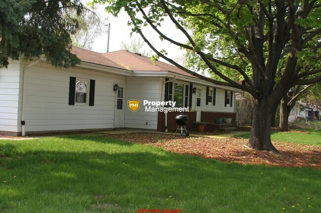 Building Photo - 2915 S Gladys Ave