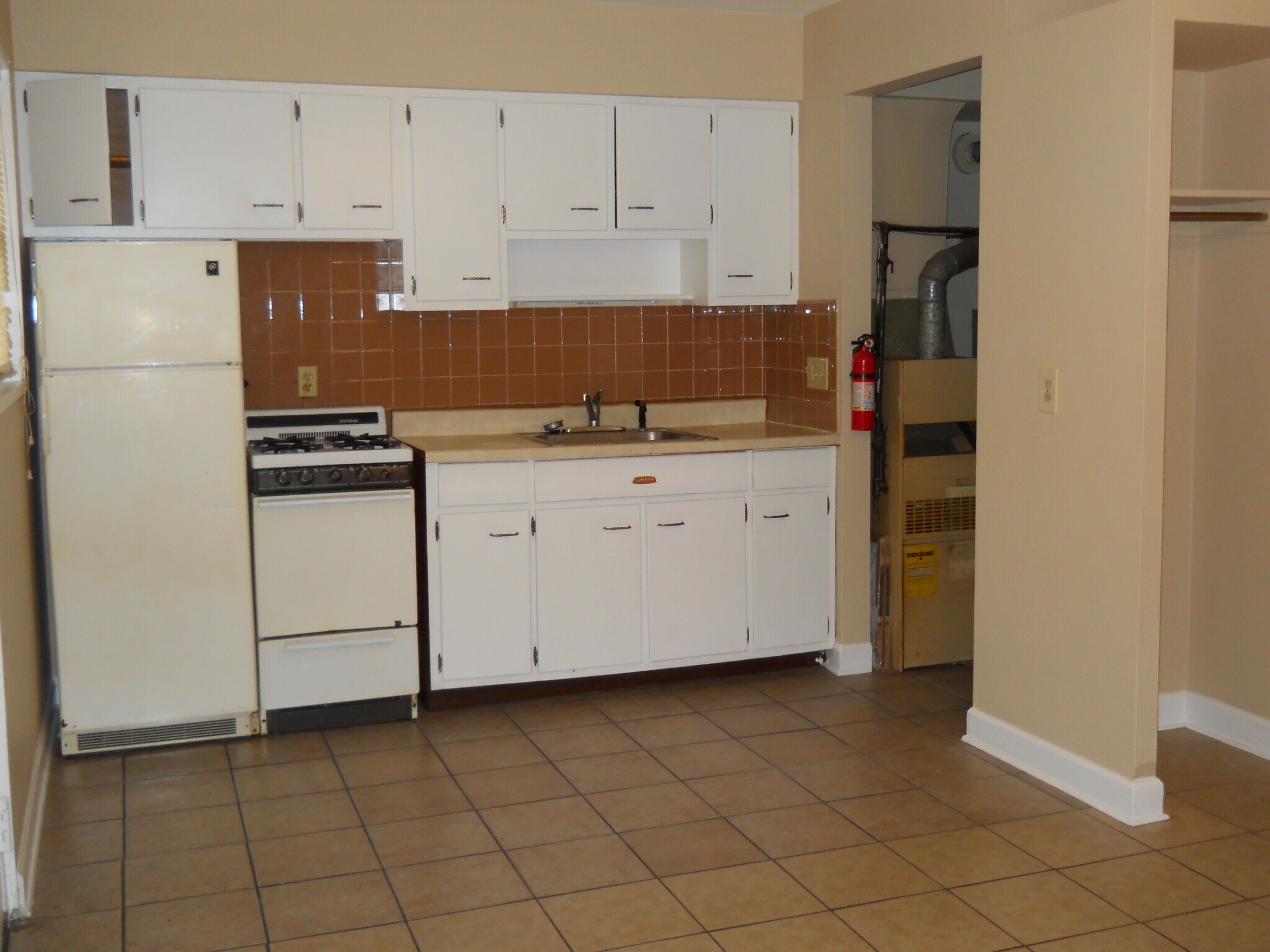 796 W Market St Akron, OH 44303 – photo 1