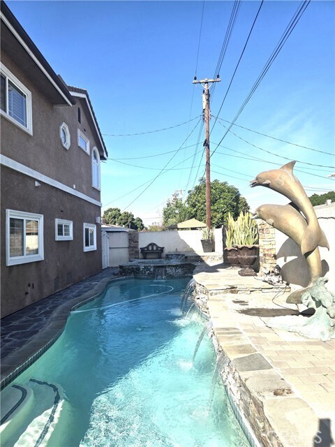 Building Photo - 7704 Lotus Cir