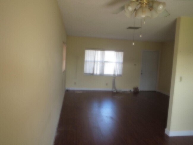 Foto del edificio - 6013 NW 68th Terrace