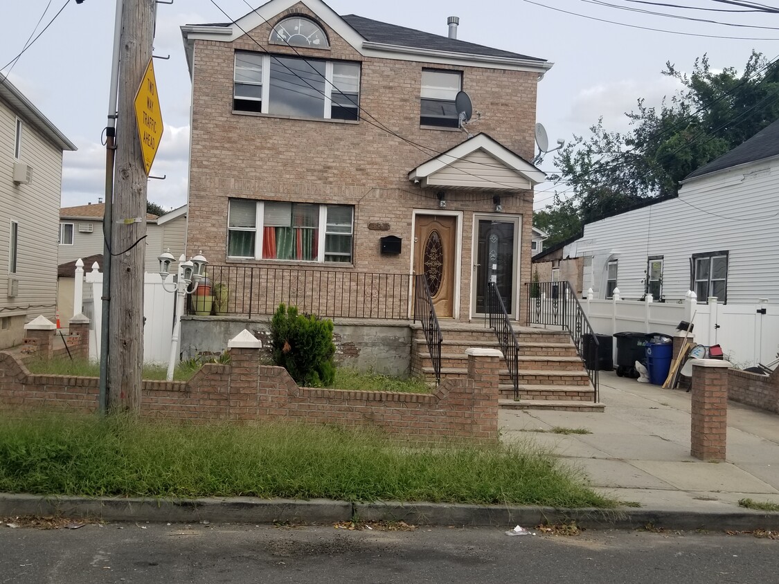 Building Photo - 146-15 176th St