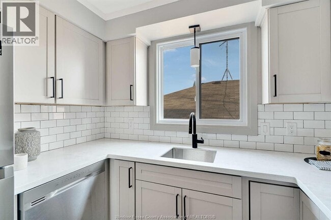 Photo du bâtiment - 1904 Olive Rd