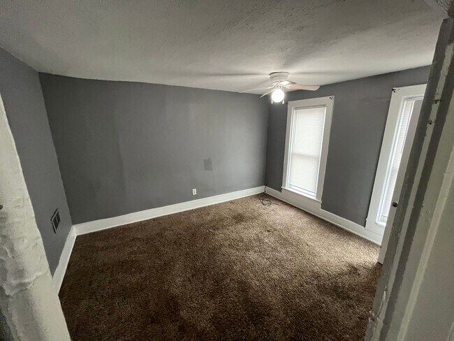 Building Photo - 3 Bedroom House - North River