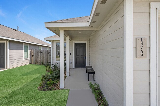 Building Photo - 13769 Kit Run