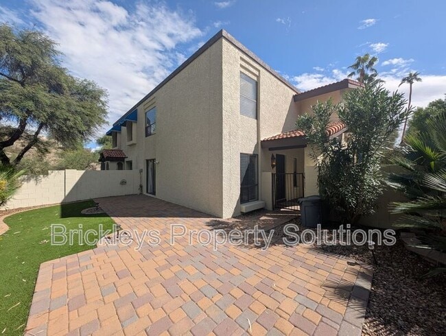 Foto del edificio - 4820 E Winston Dr