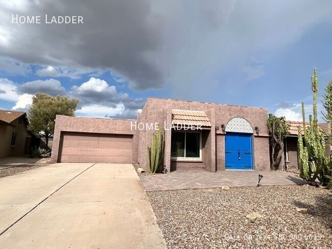 Building Photo - 800 W Bentrup St