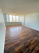 Building Photo - 2025 NE 164th St