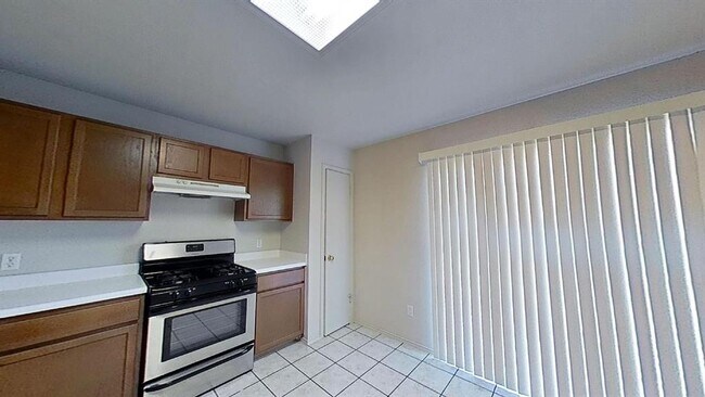 Foto del edificio - 1200 Hughmont Dr