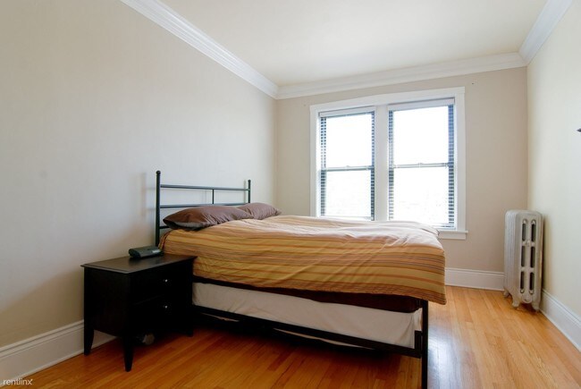 Building Photo - 2 br, 1 bath Condo - 2314 West Shakespeare...