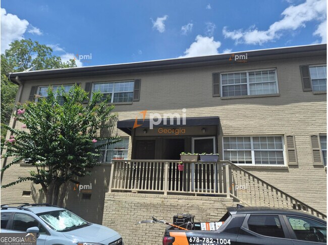 Foto del edificio - 3206 Mathieson Dr NE