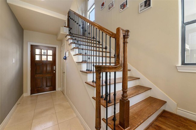 Foto del edificio - 9509 Pemberton Cres Dr
