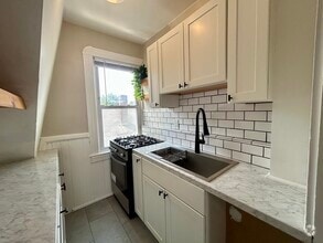 Building Photo - 84 Durfee St