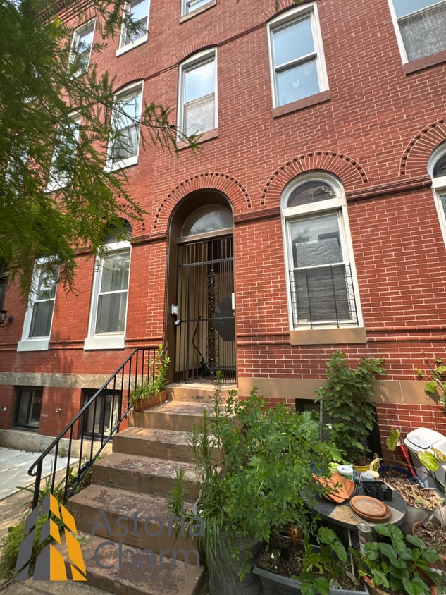 Primary Photo - 1632 N Calvert St
