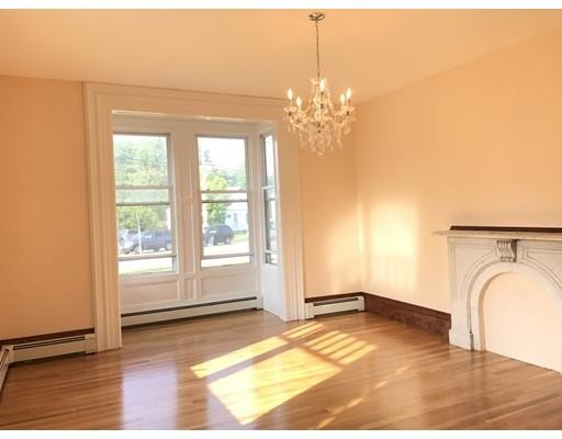 Foto del edificio - 558 Pleasant St