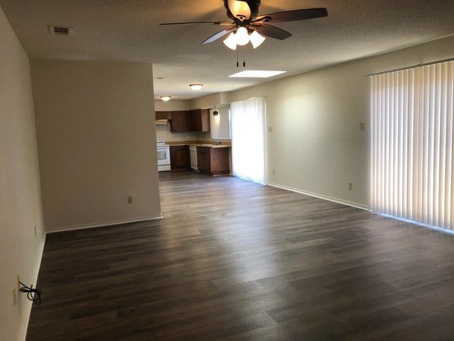 Building Photo - 626 Taylor Ct