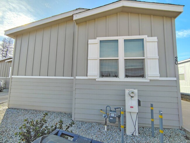 Foto del edificio - 6656 Pentz Rd