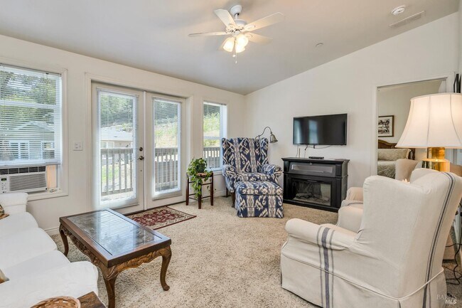 Foto del edificio - 1623 Whitehall Ln