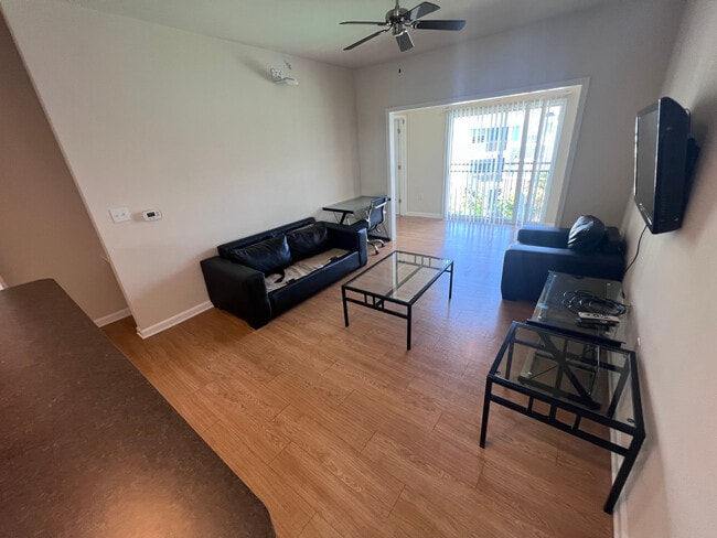 Building Photo - Room in Apartment on Education Way