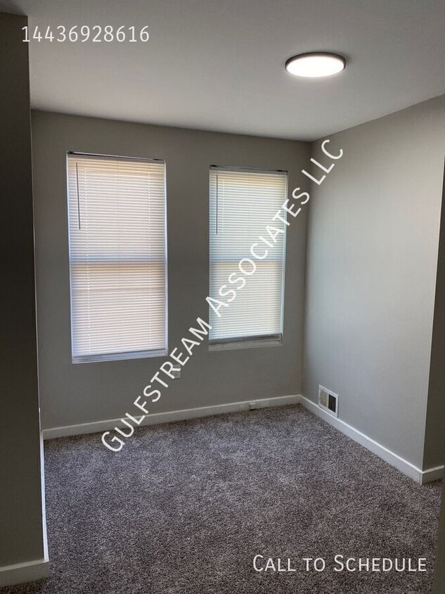 Building Photo - 521 N Curley St