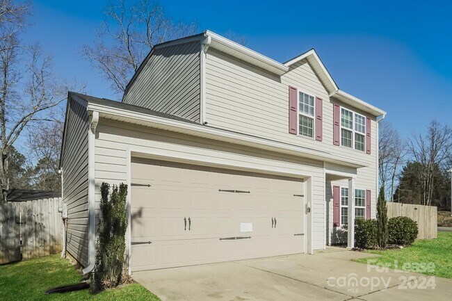 Building Photo - 13835 Circle Dr