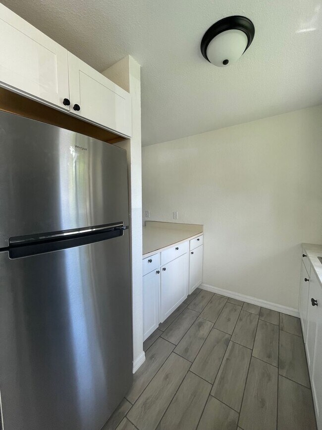 Foto del edificio - Remodeled 2 Bed 1 Bath Home | Washer/Dryer...