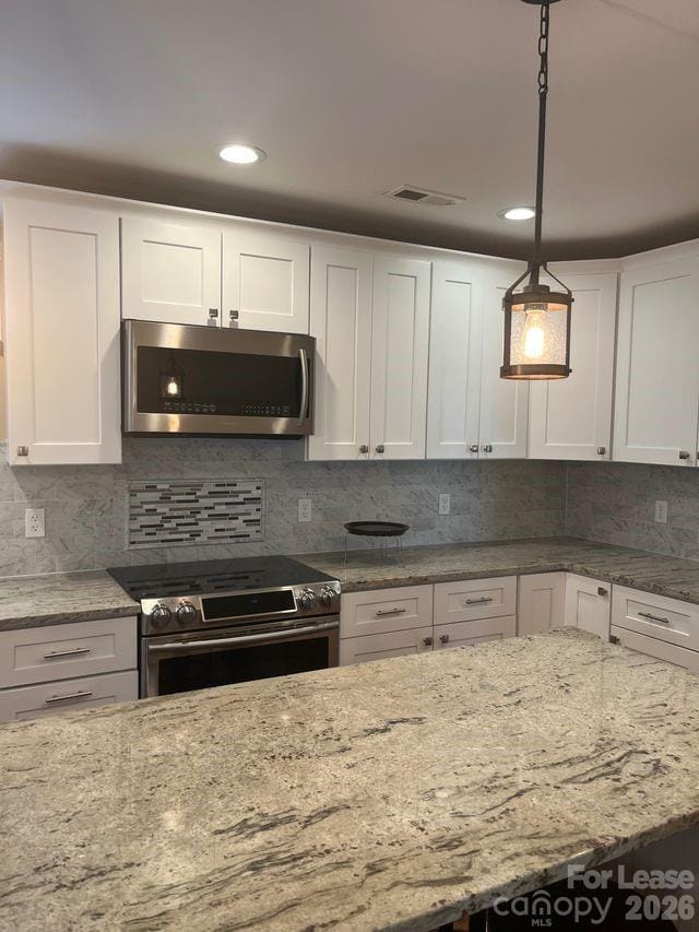 Foto del edificio - 9015 Carastan Dr