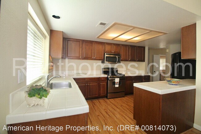 Foto del edificio - 3 br, 2 bath House - 1497 Green Oak Road