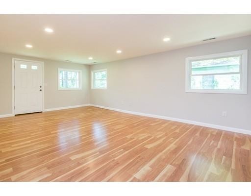 Foto del edificio - 66 Lakeshore Dr