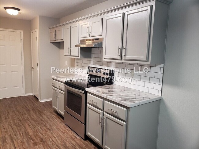 Building Photo - 46 Olmstead Cir
